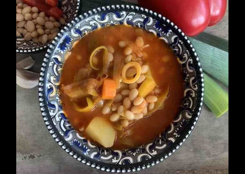 Bohnensuppe mediterran