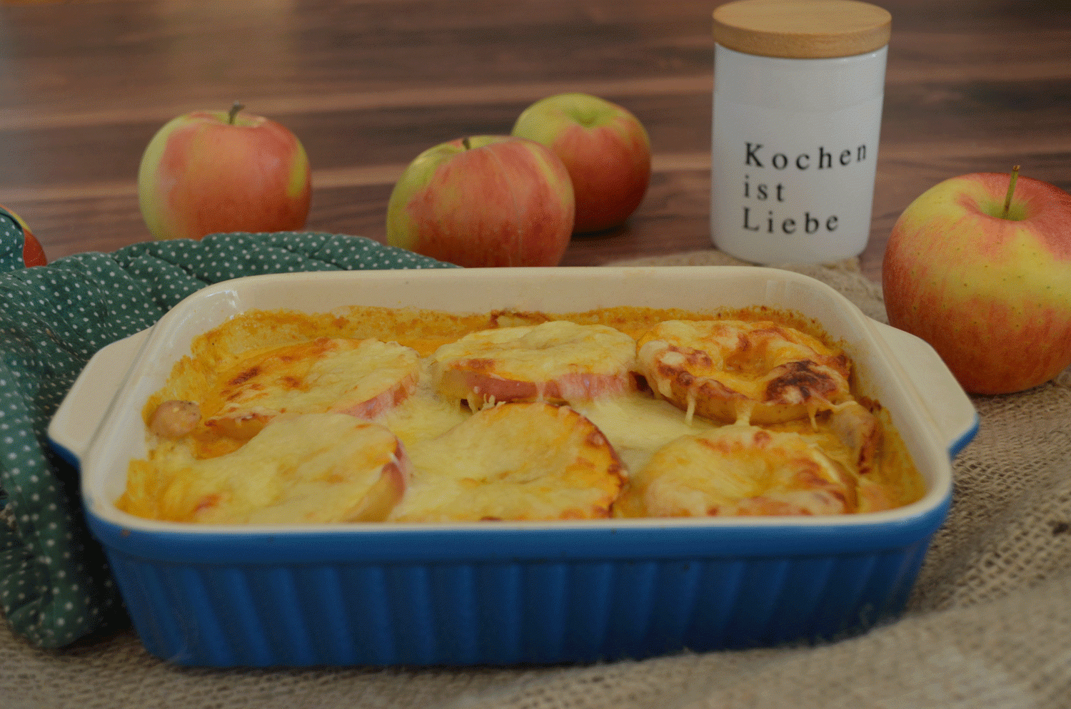Apfelauflauf mit Schnitzel