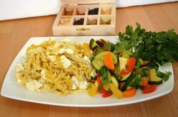 Spätzle orientalisch - glutenfrei mit Gemüse-Ratatouille