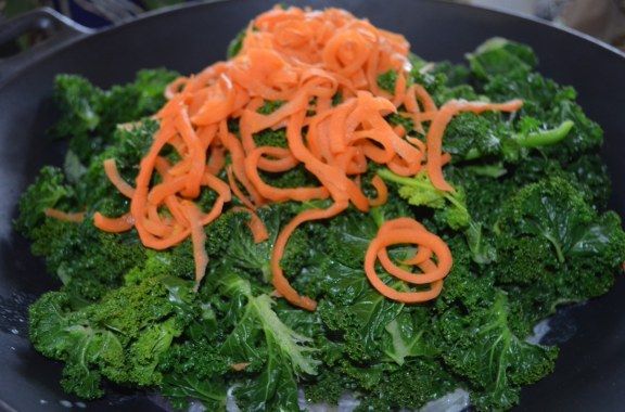 Grünkohl mit Möhren und Kokosmilch