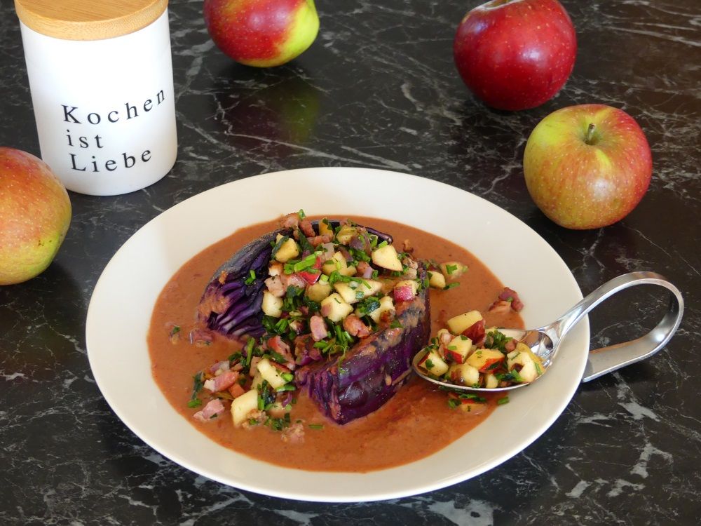 Raffinierter Kohl mit Räuchertofu