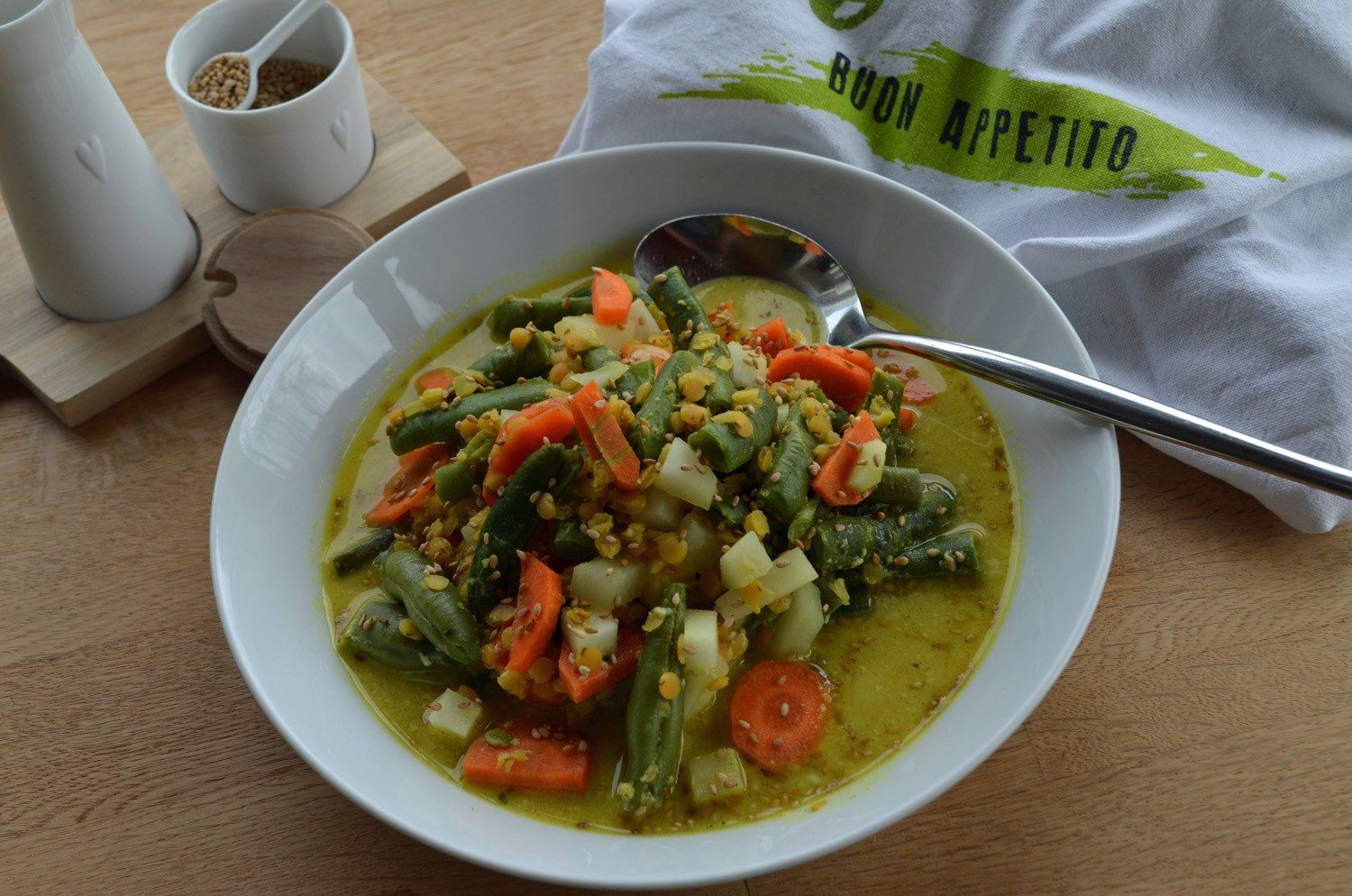 Rote Linsencurry mit Gemüse