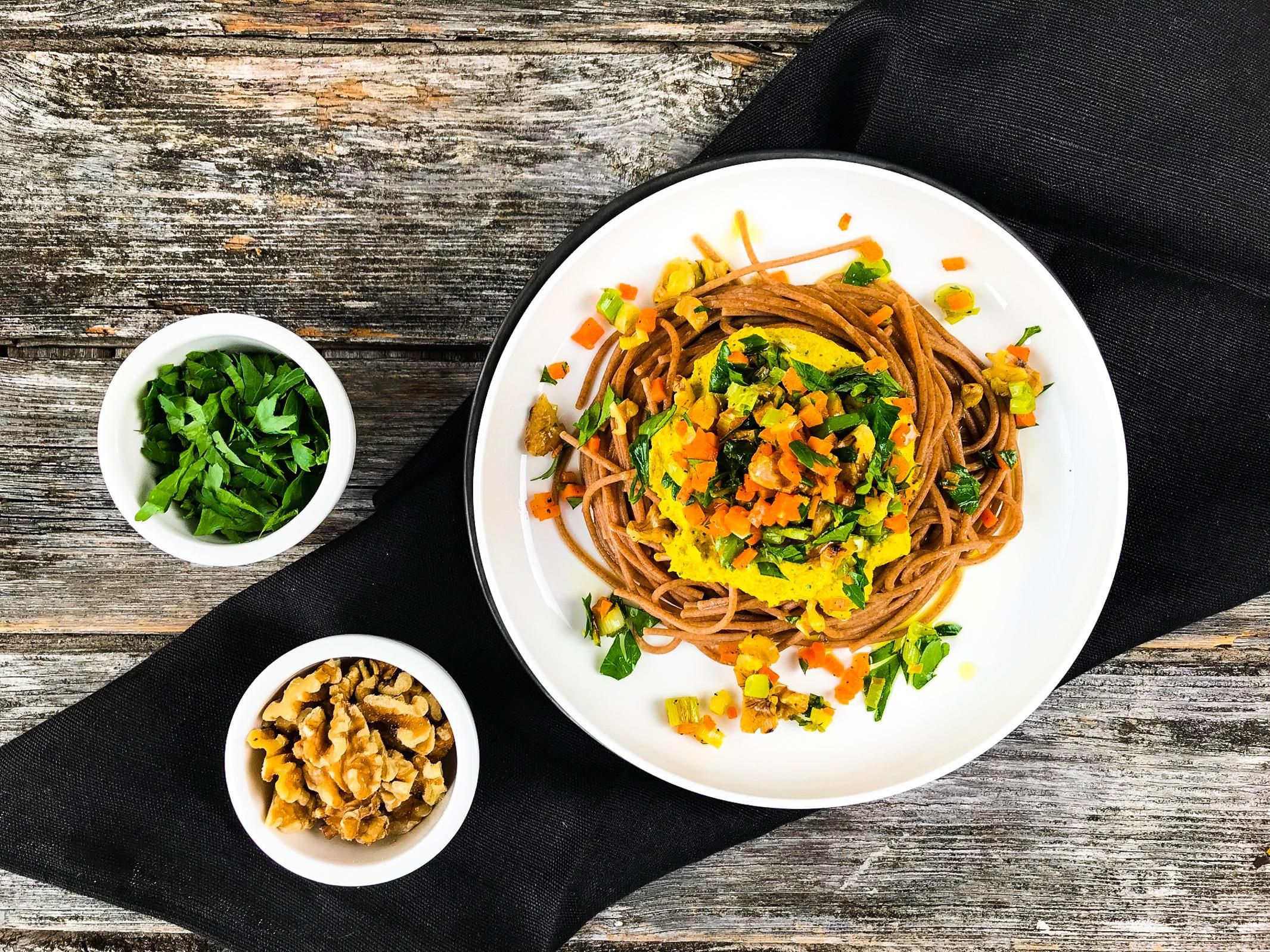 Möhren-Walnuss-Pesto mit Spaghetti 