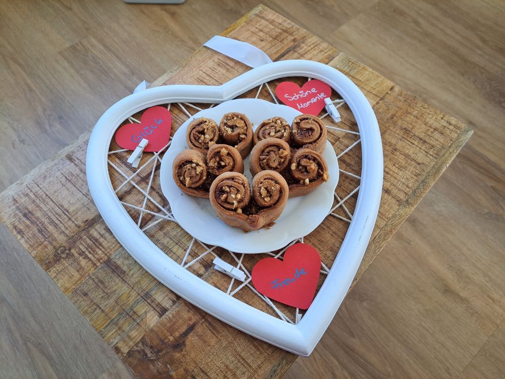 Nuss-Zimt-Schnecken-Herzen