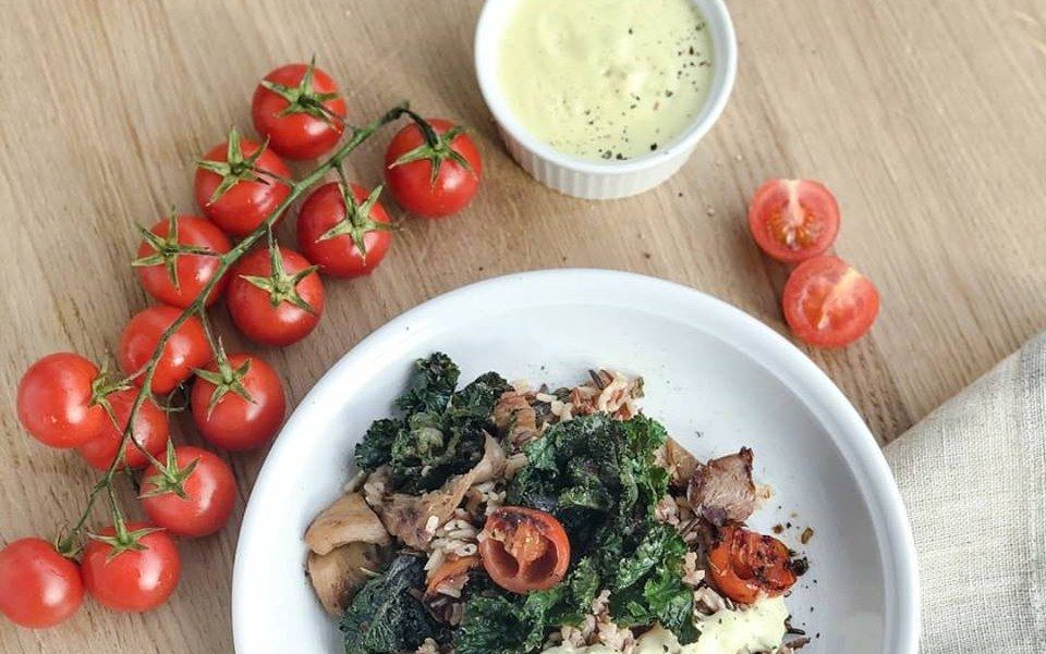 Flower Sprouts mit Wildreismischung und Senfsauce